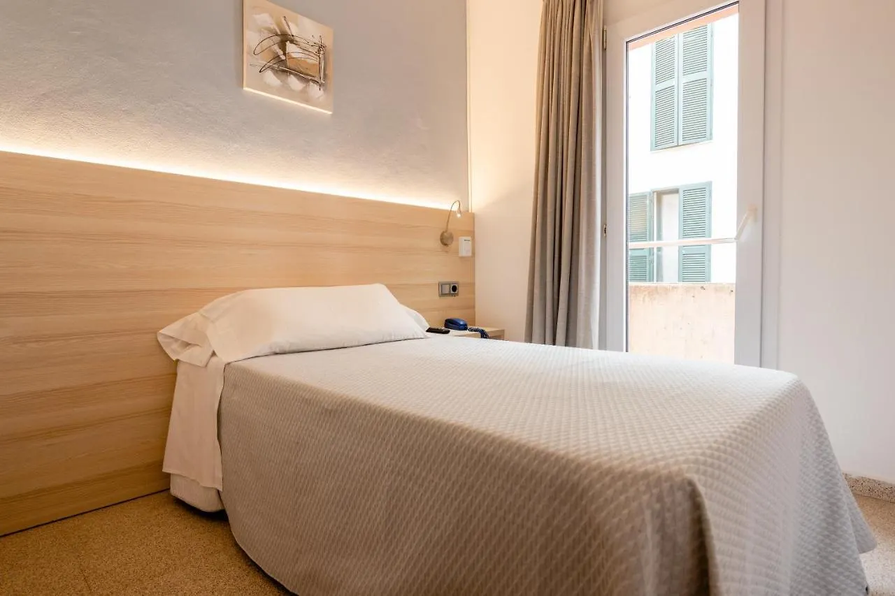 Eurohotel Μαό 2*,